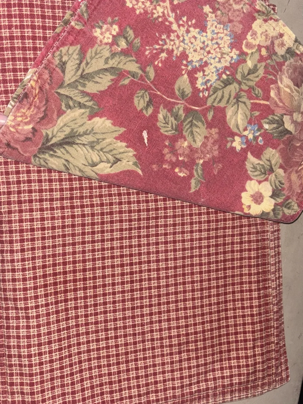 Vintage farmhouse, decor, placemats cloth floral / checkered